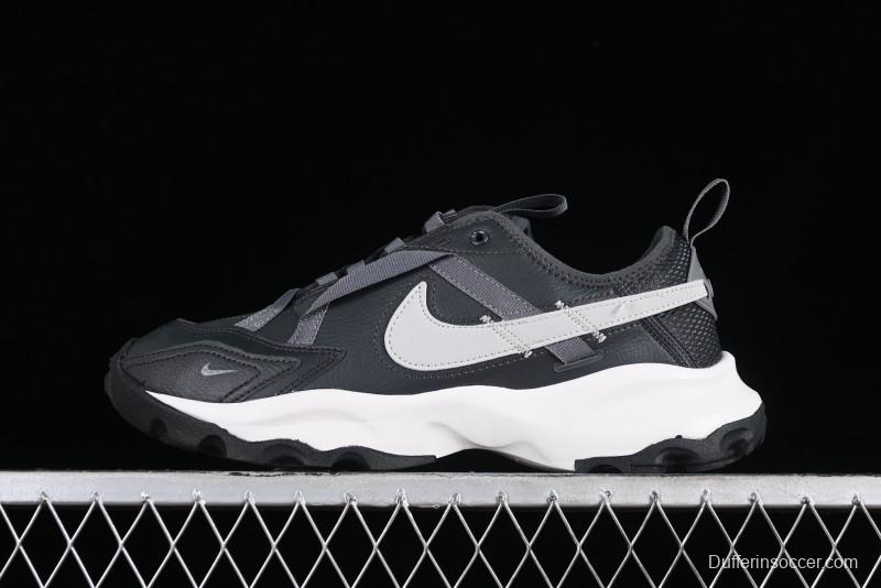 Nike TC 7900 Retro Chunky Dad Shoes with Reflective Swoosh and Cushioned Sole - DD9682-001