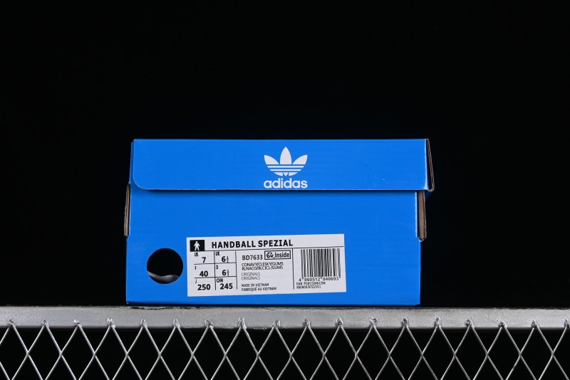 Adidas Handball Spezial Retro Casual Sneakers with Suede Upper and Classic Three Stripes - BD7633