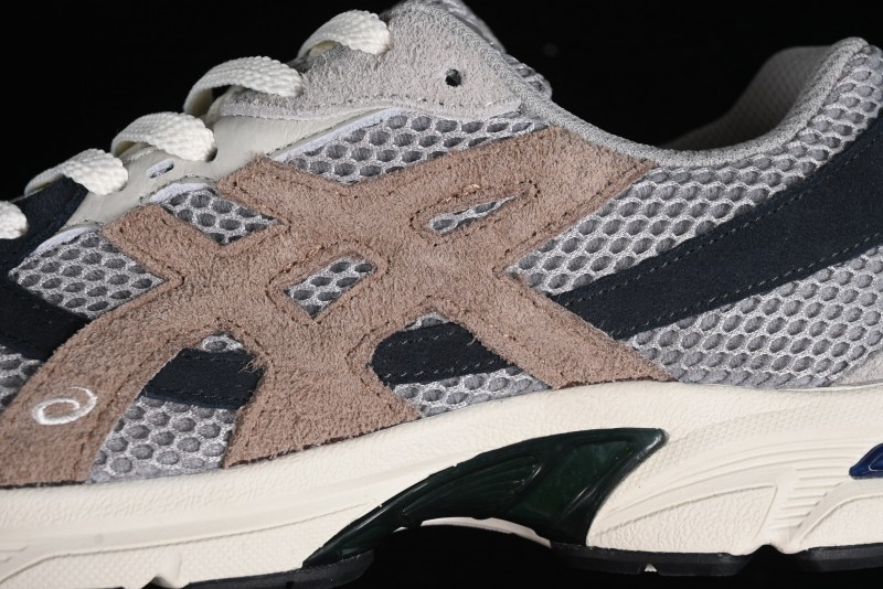 Asics Tiger GEL-1130 Low-Top Casual Running Shoes with GEL Cushioning and Outdoor Style - 1201A487-020