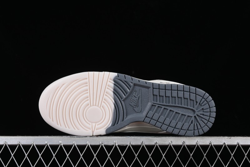 Nike SB Dunk Low Supreme Collaboration - Double Swoosh Anniversary Customized Low-Top Casual Sneakers - BB8675-105
