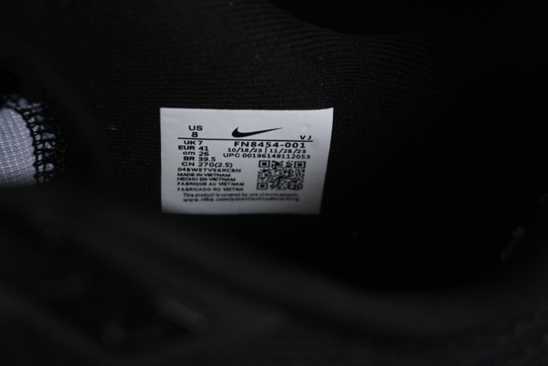 Nike Zoom Fly 6 Running Shoes with Flyknit Material and Carbon Fiber Plate for Superior Elasticity - FN8454-001