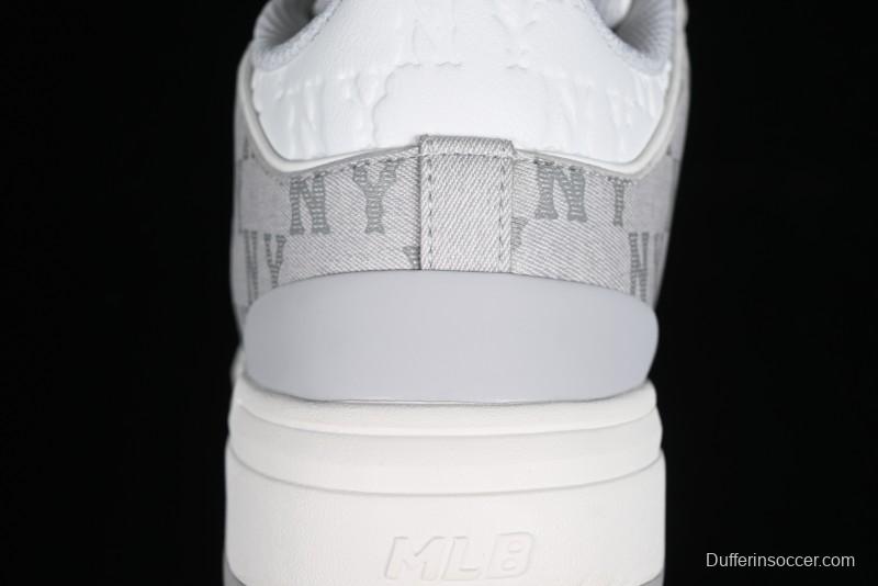 MLB Chunky Liner New York Yankees Sneakers with Lightweight Thick Sole and Hook Loop Closure - 3ASXCMM4N50GRS