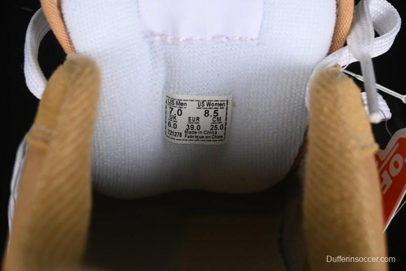 Vans Chukka Push Low-Top Skate Shoes in Beige with Slip-Resistant Sole - VN000CZW4MG