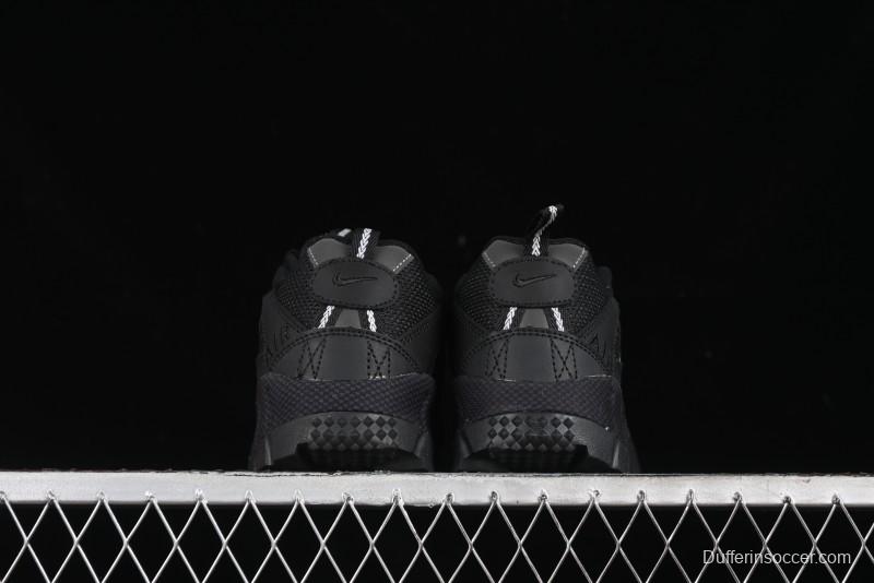 Nike Air Humara Retro Trail Running Shoes with 1990s Outdoor Style - 924464-001