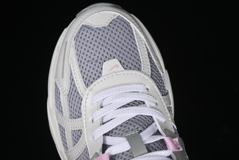 Nike V2K Runtekk 3XL Retro Low-Top Running Shoes with Shock Absorption and Anti-Slip Design - HQ4046-001