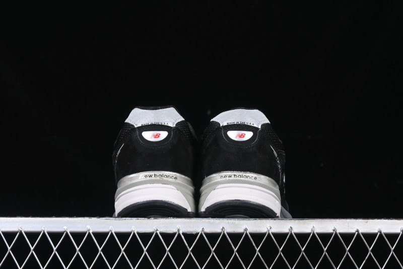 New Balance 990 Series Premium Retro Running Shoes with Carbon Fiber Midsole - M990BK4