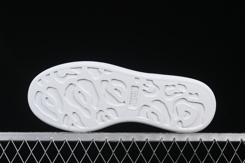 Alexander McQueen Oversized Sneakers with Gradient Black Detailing - D.E5