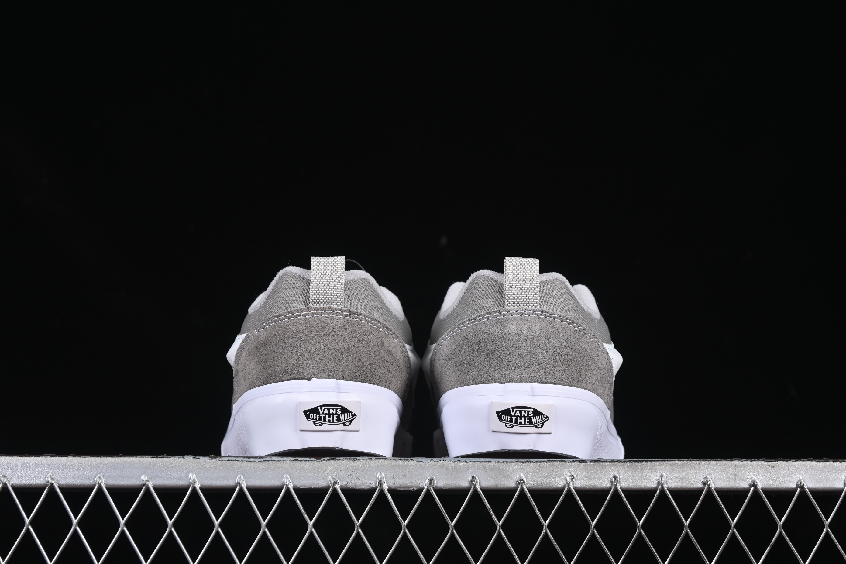 Vans Knu Skool Low-Top Retro Chunky Sneakers - VN000CS0BGG