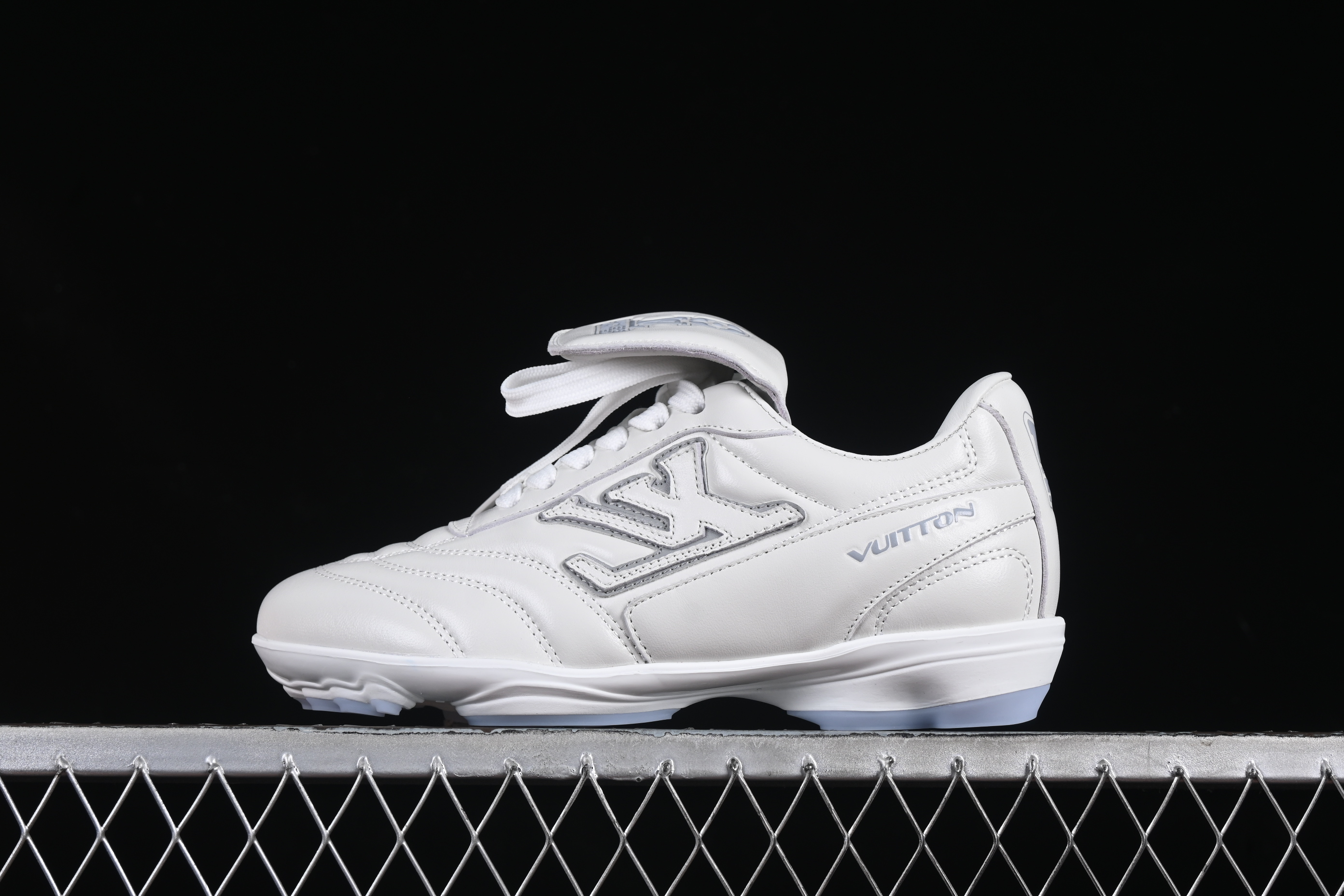 Louis Vuitton Footprint Soccer Low-Top Lifestyle Sneakers White - AJF6