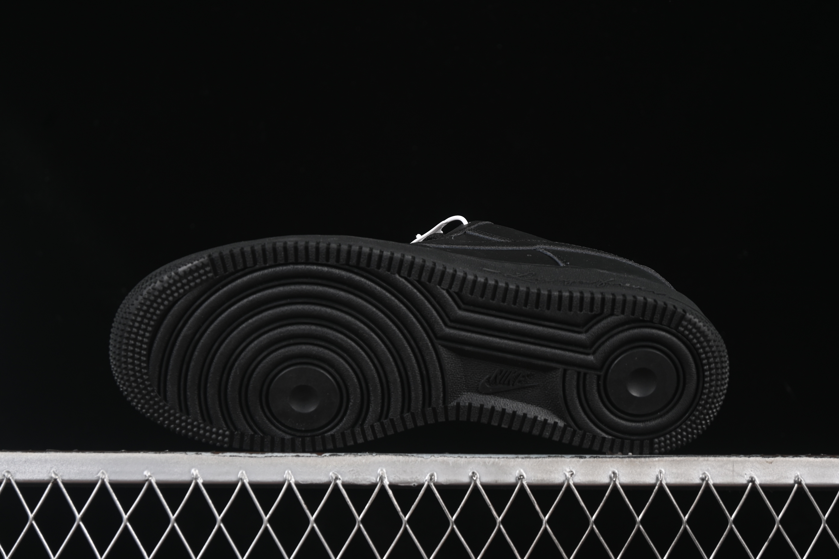 Nike Air Force 1 '07 Low Casual Sneakers with Full-Length Air Cushion - CZ8065-001