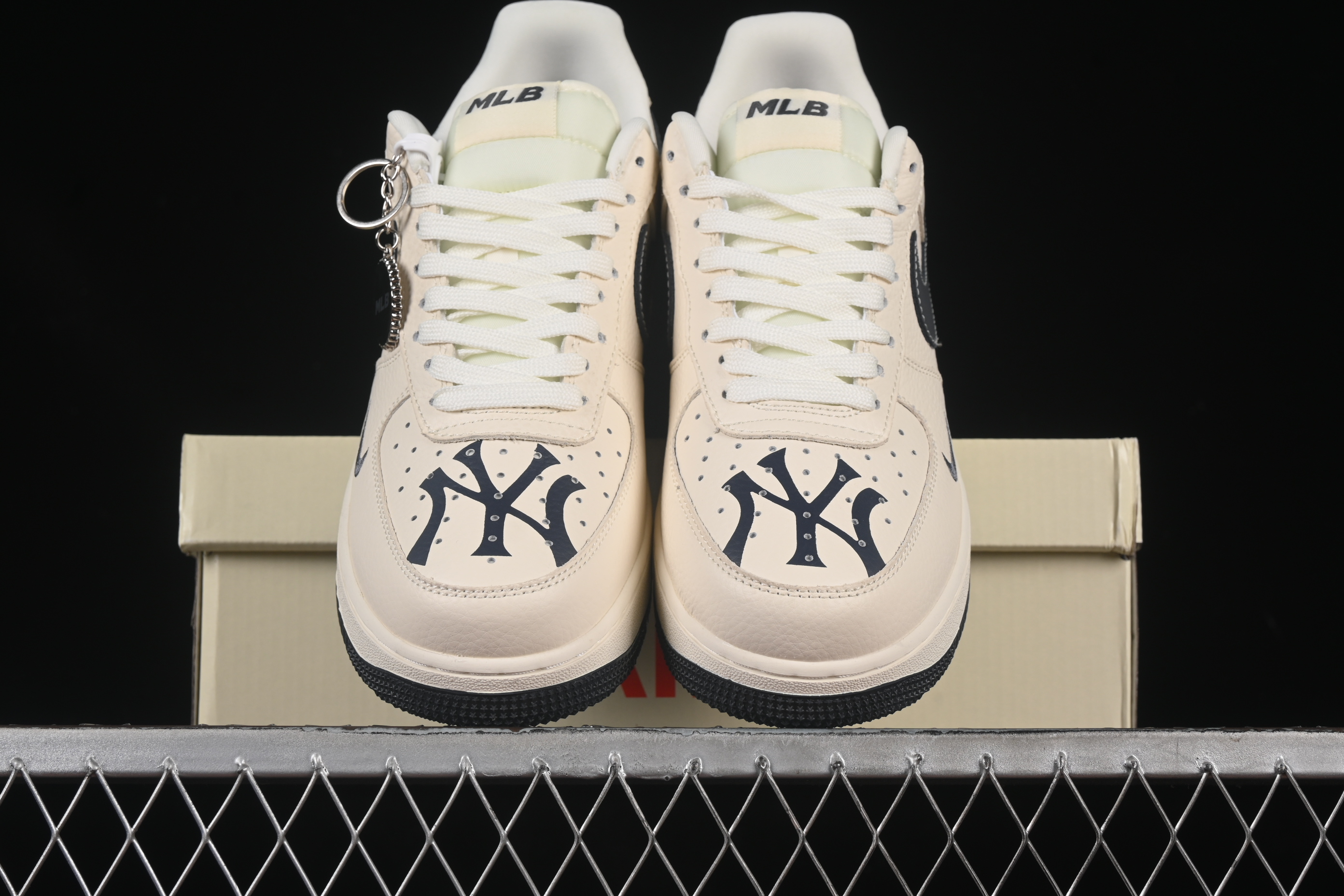 Nike Air Force 1 '07 Low MLB Collaboration Graffiti Casual Sneakers - DF0188-051