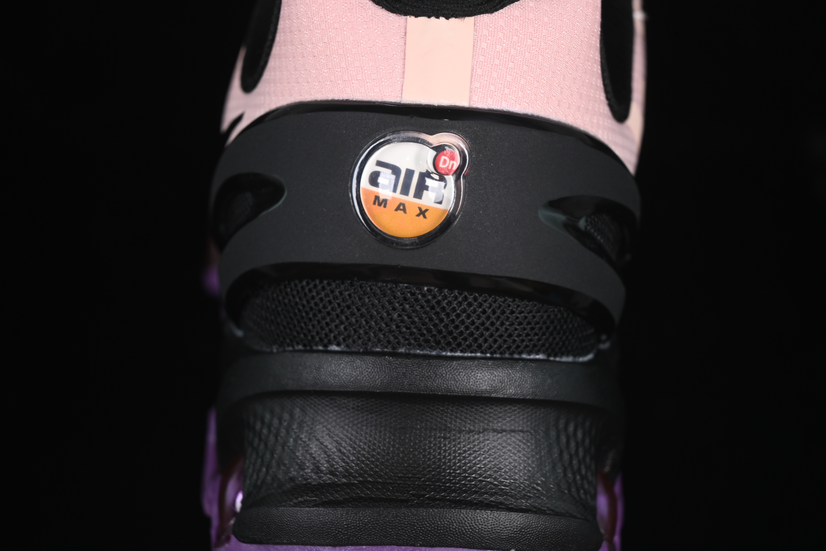 Nike Air Max Dn8 Running Shoes with Dynamic Air Cushion Technology - FQ7860-023