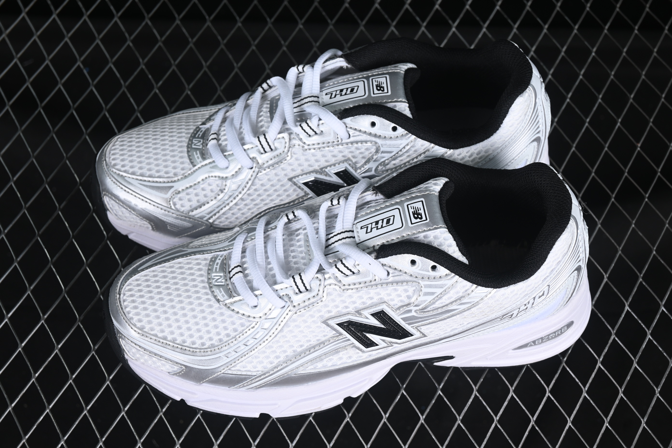 New Balance 740 Series Retro Dad Style Casual Sports Running Shoes - U740NW2