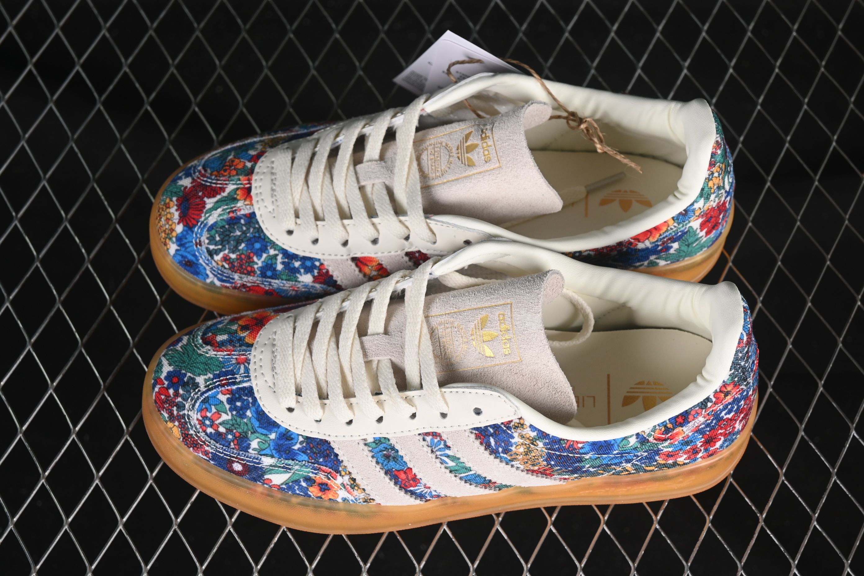 Adidas Originals Gazelle Indoor Retro Casual Sneakers with Anti-Slip and Durable Design - JP5309