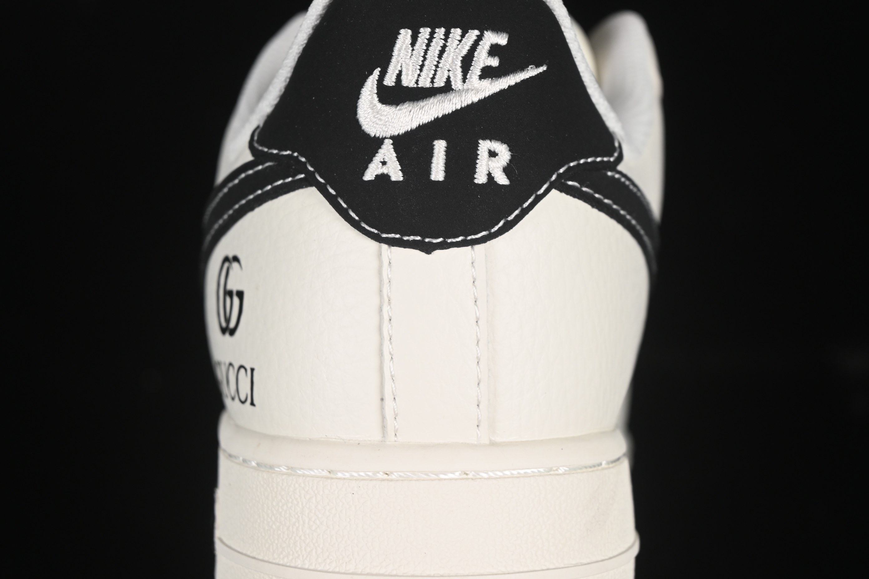 Nike Air Force 1'07 Low Gucci Collaboration Dual-Tone Mini Swoosh Casual Sneakers - CS5288-009