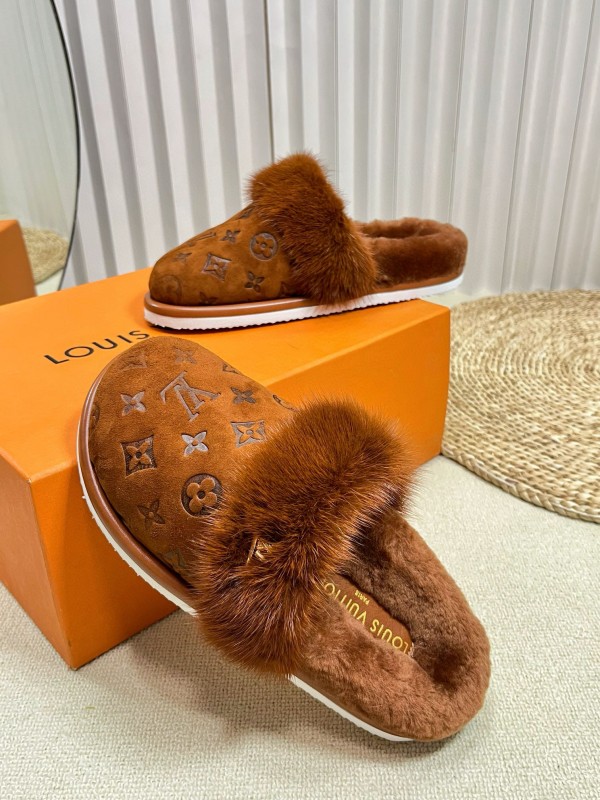 2024 Slippers Louis Vuitton Brown Suede Shearling Slippers MJ00340