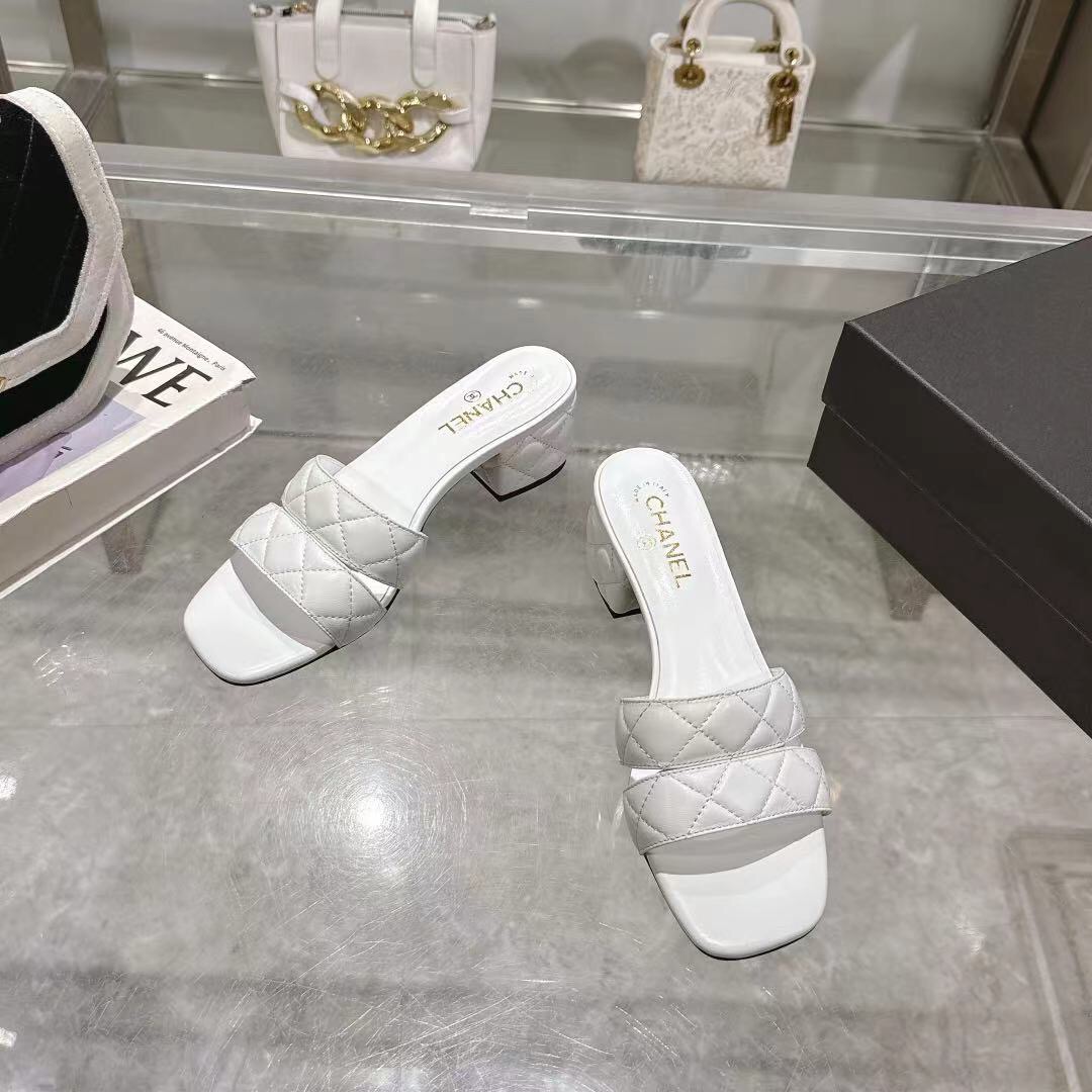 2025 Women Chanel White Leather Sandals LY00280