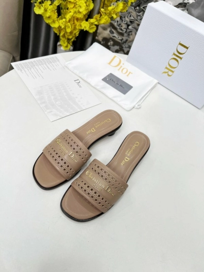 2025 Women Dior Beige Leather Slippers LY00250