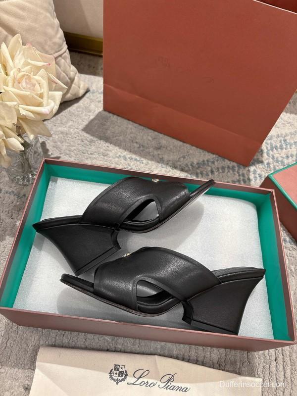 2025 Women Le Parmentier Black Leather Slippers LY00300