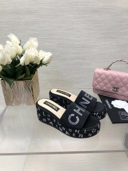 2025 Slippers Chanel Black Fabric Slippers