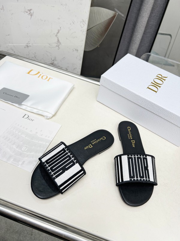 2025 Women Dior Black White Fabric Slippers LY00170