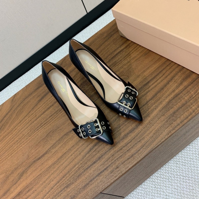 2025 Women Gianvito Rossi Black Leather Pointed Toe Buckle Pumps KFY00300