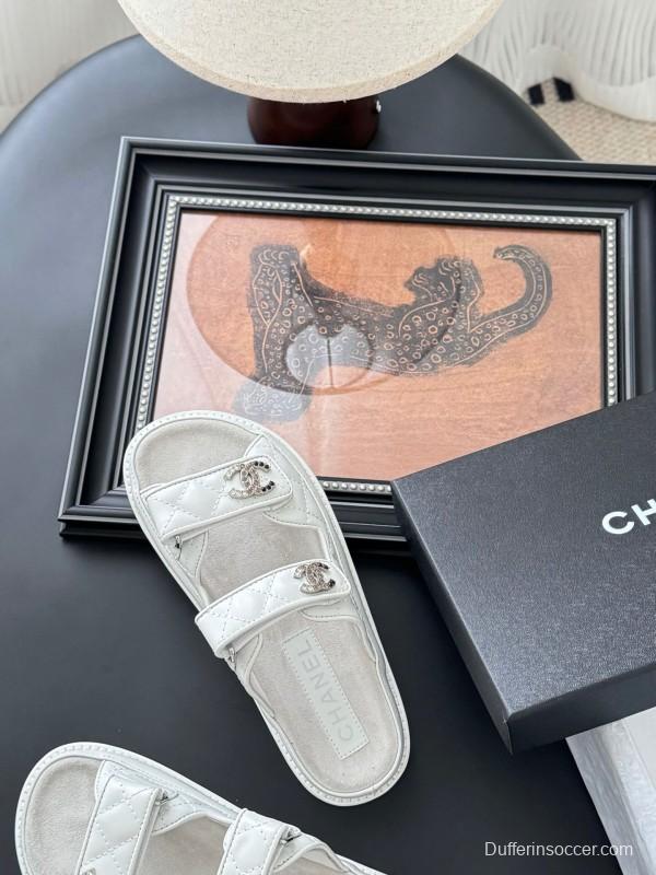 2025 Women Chanel White Leather Slippers LY00310