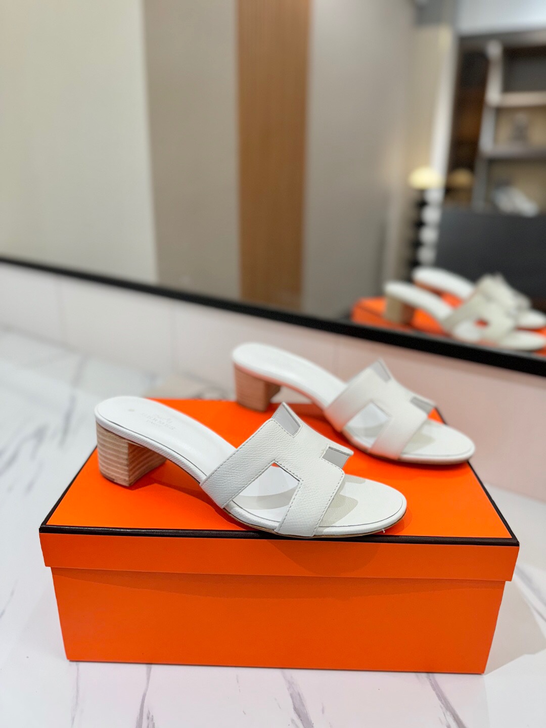 2025 Women Hermès White Leather Sandals