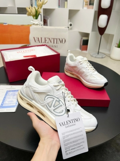 2025 Unisex Valentino White Mesh TPU Sneakers Vlogo Signature LY00410