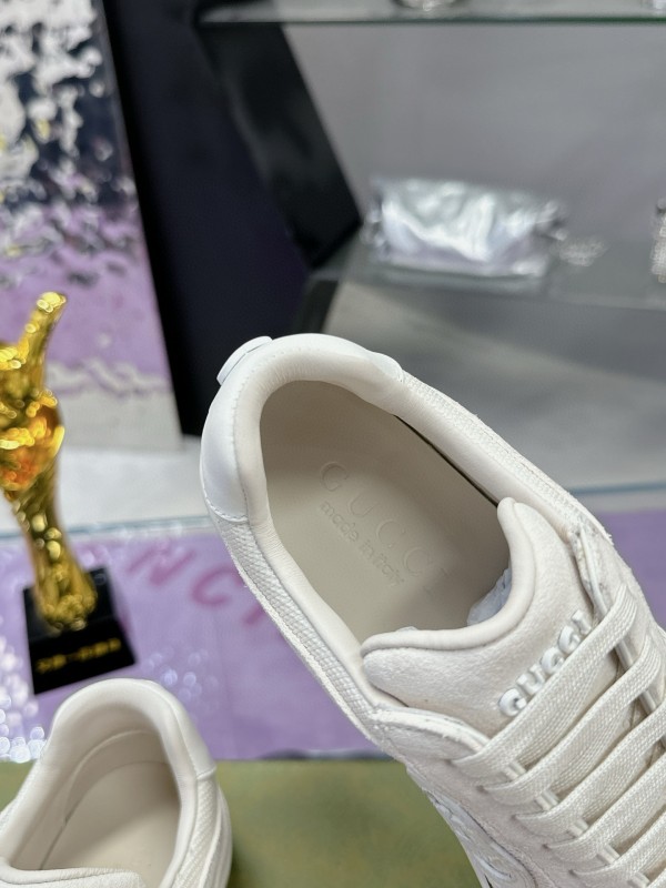 2024 Unisex Gucci White Leather Suede Sneakers MJ00310