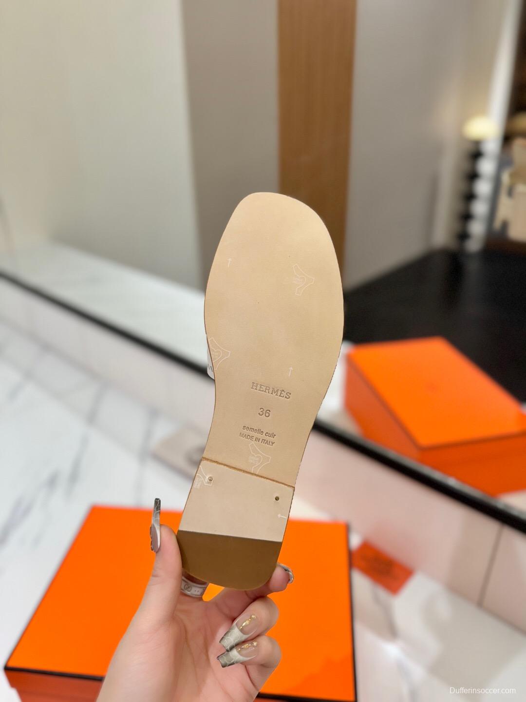 2025 Women Hermès Red Leather Slippers KFY00260