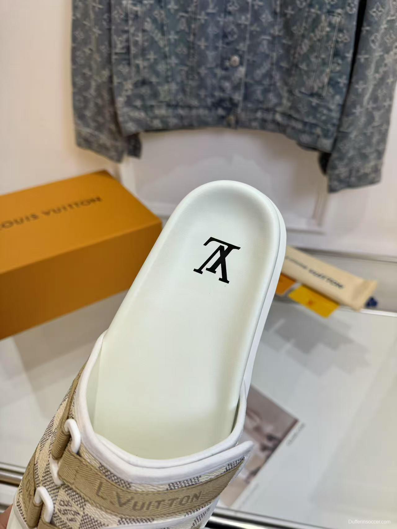 2025 Louis Vuitton White Beige Textile Slippers LY