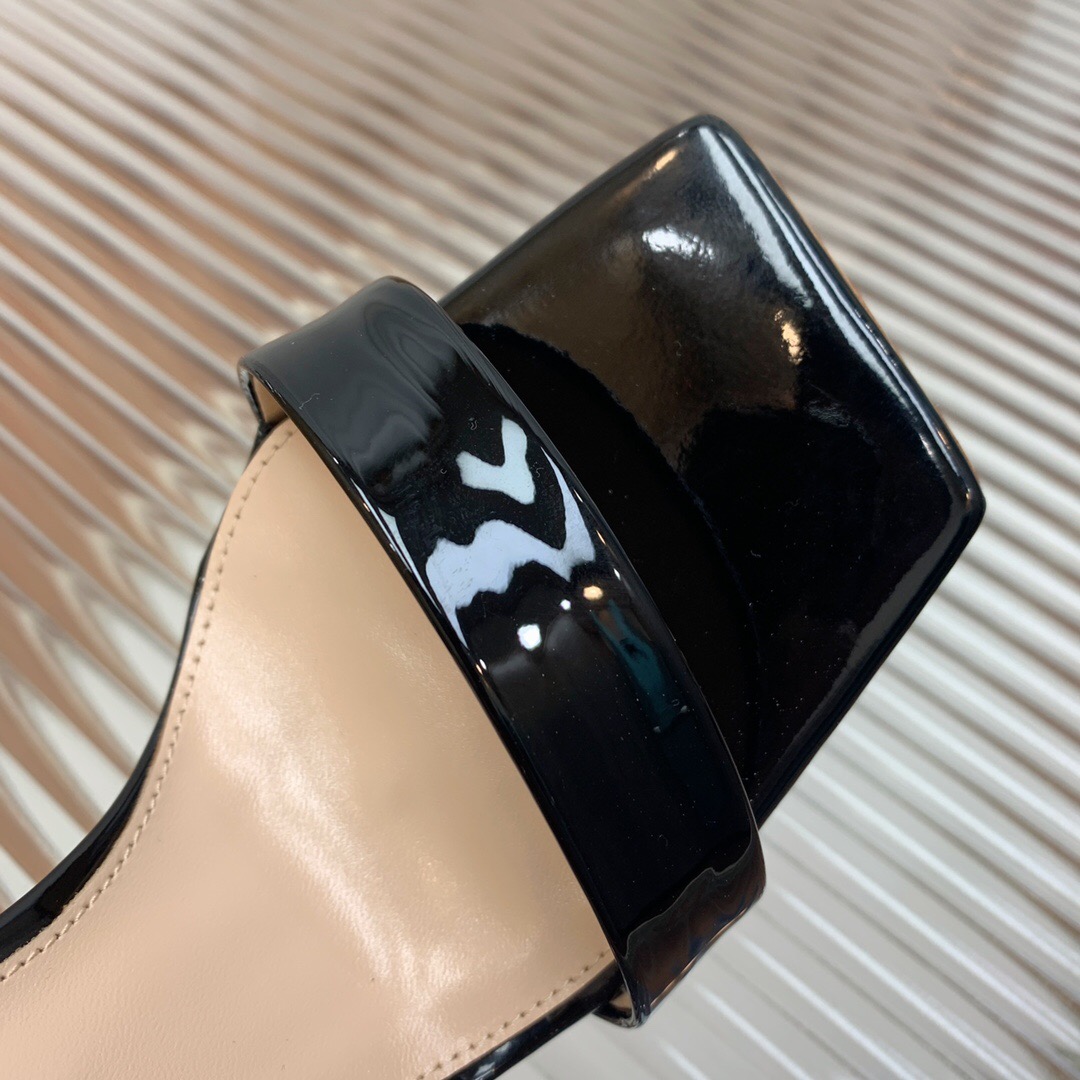 2025 Women Gianvito Rossi Black Patent Leather Slingback Sandals