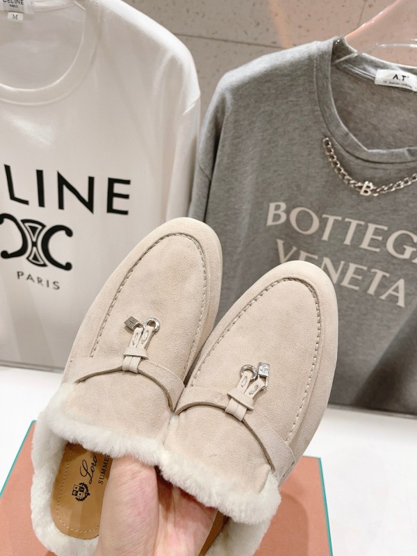 2024 Slippers LP beige suede fur lined summer walk