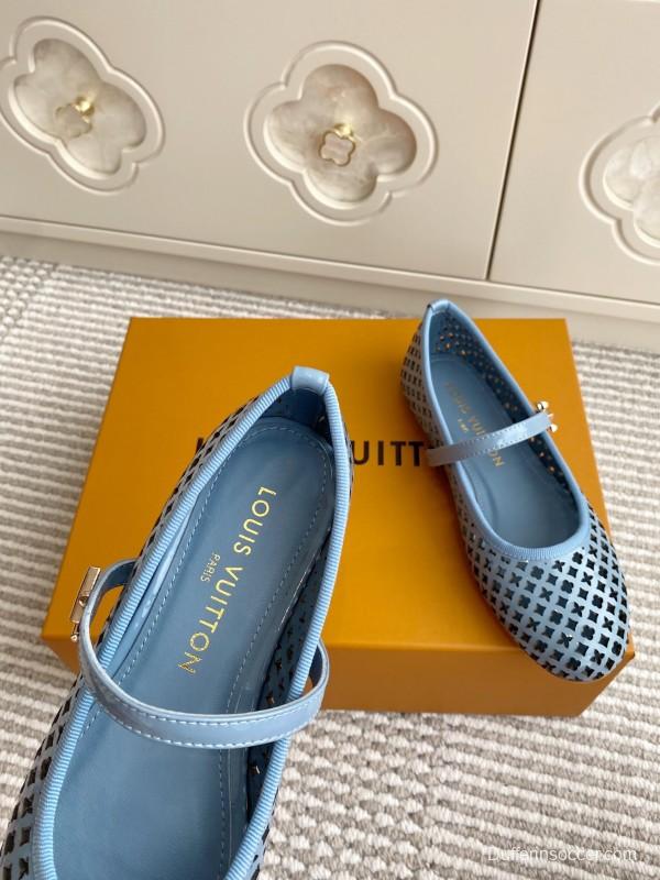 2025 Women Louis Vuitton Light Blue Patent Leather Mary Jane Flats KFY00310