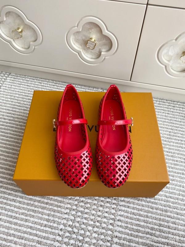 2025 Women Louis Vuitton Red Patent Leather Ballet Flats KFY00310