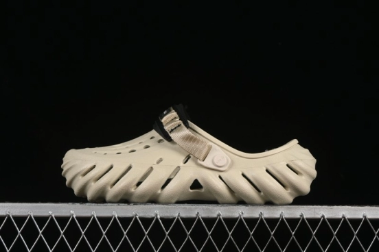 Crocs Bobs Flat Heel Closed Toe Slip-On Beach Clog Sandals