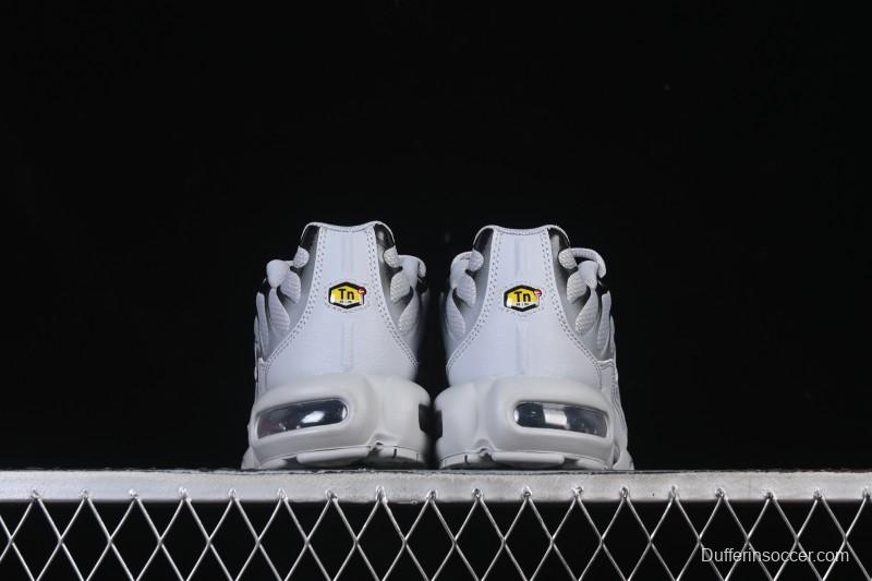 Nike Air Max Plus Retro Running Shoes with Air Cushion Technology - 852630-021