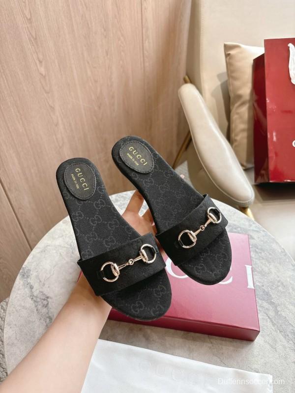 Gucci 2025/SS Leather Slide Sandals with Light Gold Hardware - LY00280