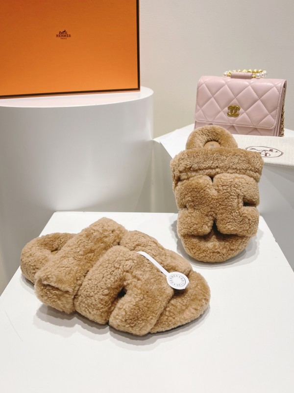 H Love Erjiu Full Wool Slippers with Slightly Curled Fur - LY00270