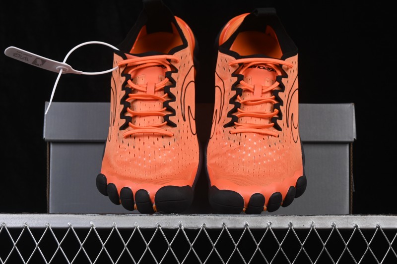 Balenciaga Anatomic Runner Low-Top Lifestyle Sneakers with Five-Toe Structure - WANRN7110
