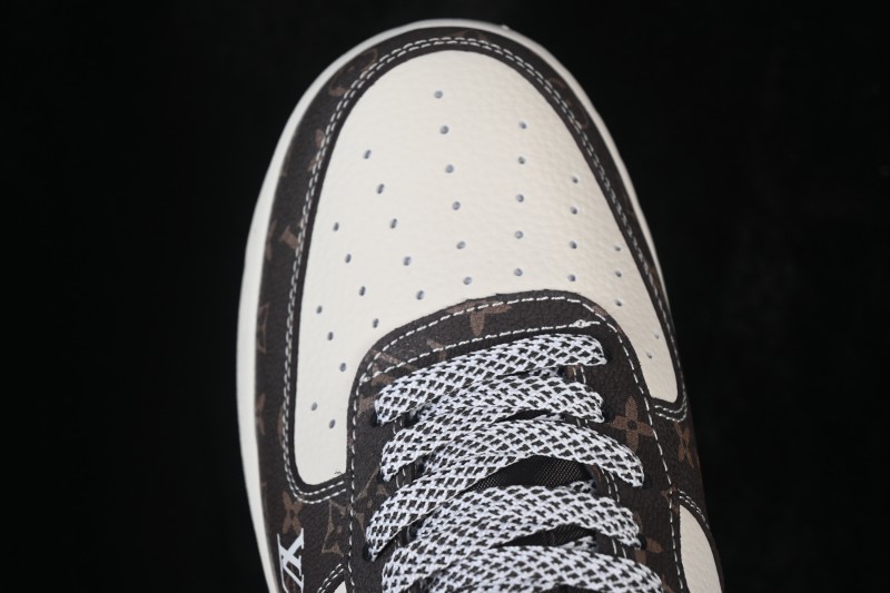 Nike Air Force 1 '07 Low Basketball Shoes with Full-Length Air Cushion - DW8806-010
