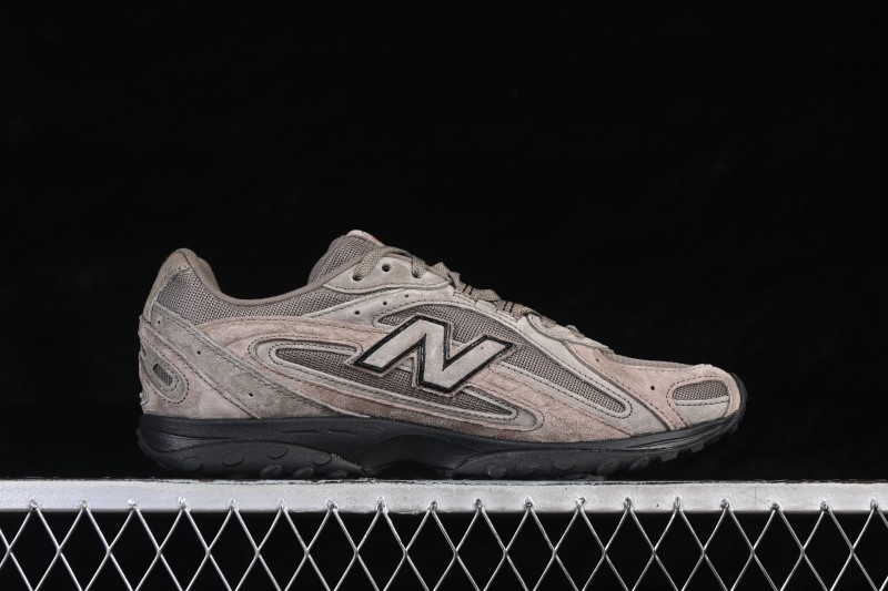 New Balance 204 Retro Running Shoes with Breathable Mesh Upper and Cushioned Sole - U204L3K9