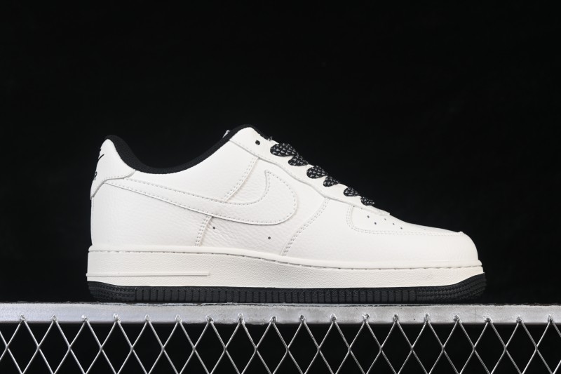 Nike Air Force 1 '07 Low Casual Sneakers with Two-Tone Contrast Design - MM3399-813