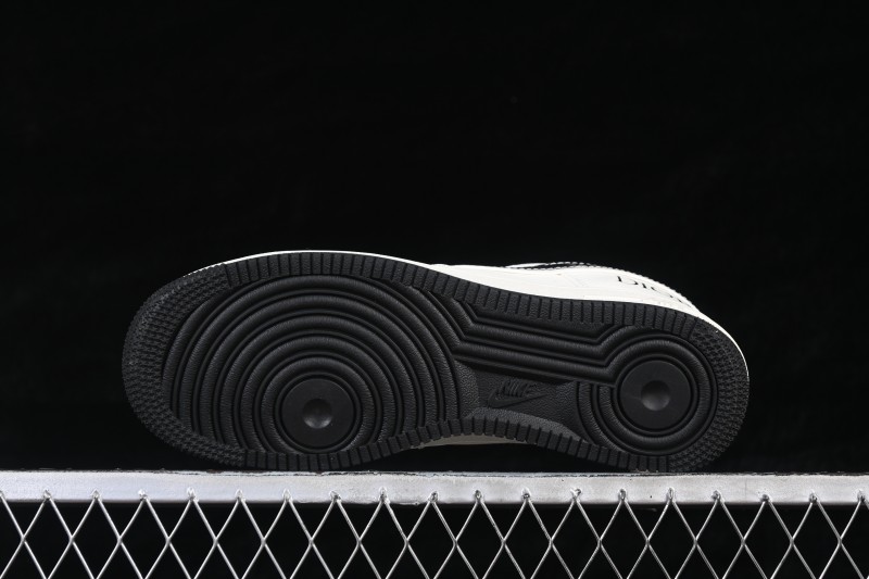 Nike Air Force 1 '07 Low Basketball Shoes with Classic Leather Upper - MM3399-811