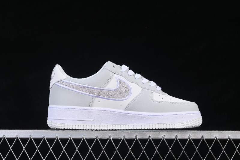 Nike Air Force 1 '07 Low Casual Sneakers with Classic Leather Upper - IB6842-100