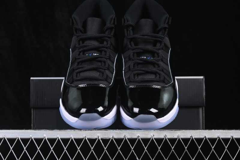 Nike Air Jordan 11 Retro High-Top Basketball Shoes with Space Jam Design and Carbon Fiber Plate - CT8012-900