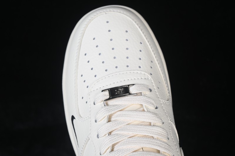 Nike Air Force 1 '07 Low Basketball Shoes with Classic Leather Upper - MM3399-811