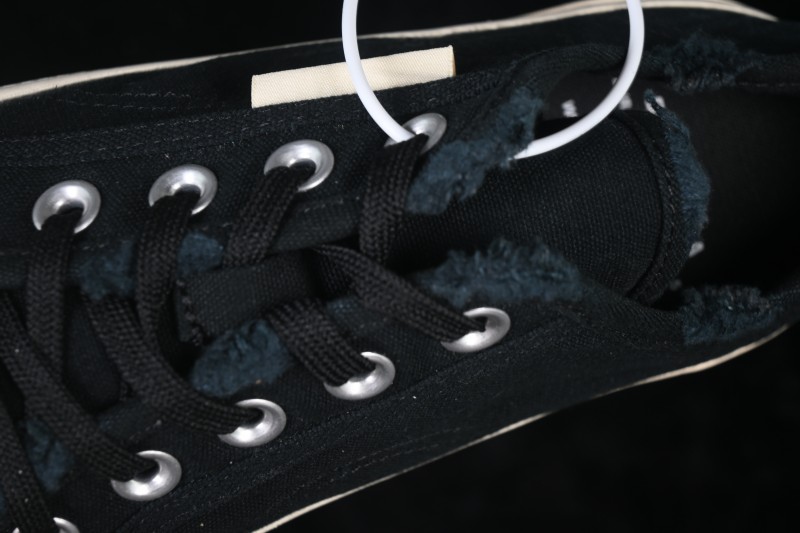 Balenciaga Paris Low Top Lace-Up Distressed Casual Sneakers - W3RC11090