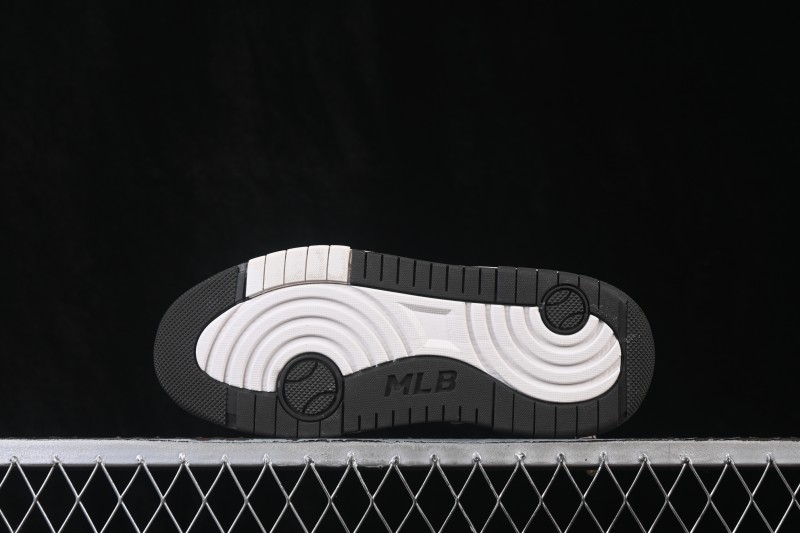 MLB Chunky Curve Liner Monogram New York Yankees Thick Sole Casual Running Shoes - 3ASXL206N50BKS